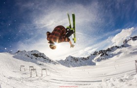 王者体育直播-世俱杯球员专用护腕功能及防护效果评测